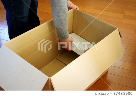 荷造り 荷造り 37435900