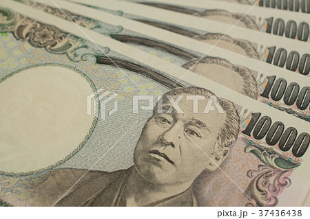 現金イメージ　一万円札 37436438