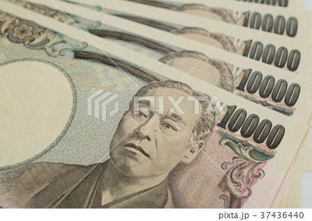 現金イメージ　一万円札 37436440