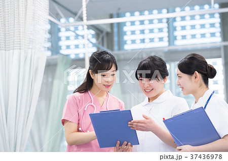 女性、医療スタッフ、医師、看護師、病院、専門学校 37436978