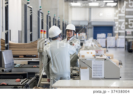 工場・作業員 工場・作業員 37438004