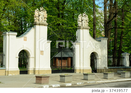 The gate of the charming  37439577