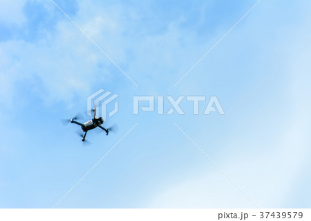 The drone flies over the Ukrainian countryside  37439579