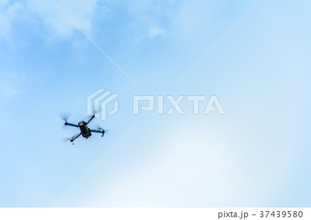 The drone flies over the Ukrainian countryside  37439580