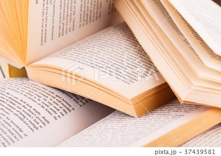 Opened books 37439581