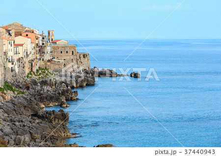 Cefalu coast view Sicily, Italy 37440943