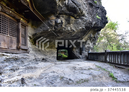 釈尊寺(布引観音)岩にめり込むお堂 釈尊寺(布引観音)岩にめり込むお堂 37445538