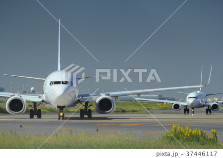 2機のB737 2機のB737 37446117