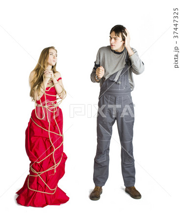 Concept of mesalliance and unequal match. 37447325