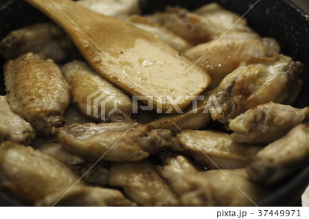 Chicken wings in pan Chicken wings in pan 37449971