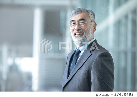 ビジネスマン 幹部社員 社長イメージ 会長 ビジネスイメージ ビジネスマン 幹部社員 社長イメージ 会長 ビジネスイメージ 37450493