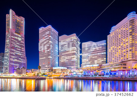 神奈川　横浜みなとみらいの夜景 37452662