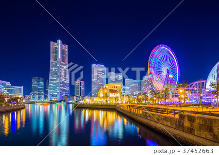 神奈川　横浜みなとみらいの夜景 37452663