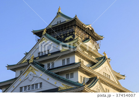 夕暮れの大阪城 37454007