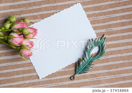 White blank note White blank note 37458866