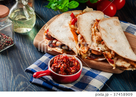 Mexican Quesadilla with chicken and chorizo Mexican Quesadilla with chicken and chorizo 37458909