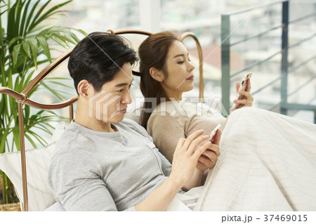 木 手すり 無表情 37469015