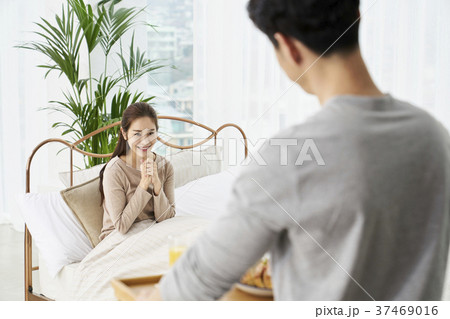 建築 フルーツジュース 笑顔 37469016