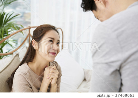 感情 東洋人 笑顔 37469063