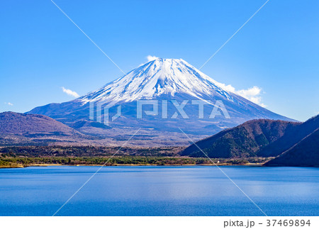 富士山、本栖湖、年賀状素材 富士山、本栖湖、年賀状素材 37469894