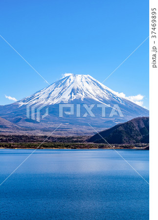 富士山、本栖湖、年賀状素材 富士山、本栖湖、年賀状素材 37469895