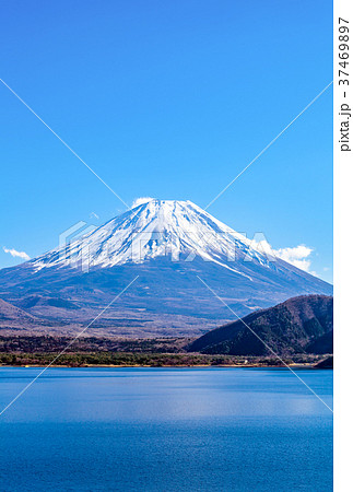 富士山、本栖湖、年賀状素材 37469897