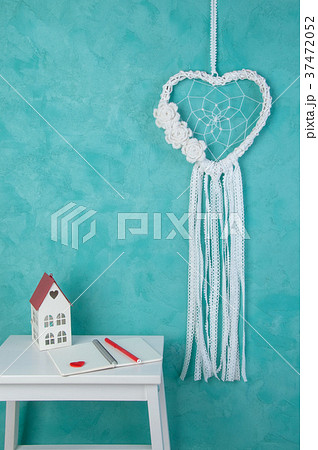 White heart lace dream catcher 37472052