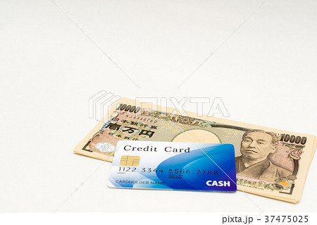 現金とクレジットカード 37475025