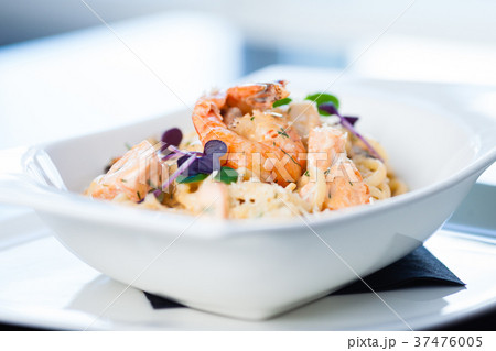 Creamy seafood pasta 37476005