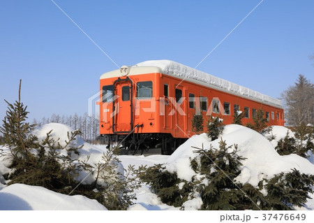 幸福駅のキハ22形気動車（2018年1月） 37476649