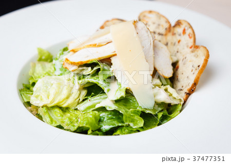 Classic Caesar salad 37477351