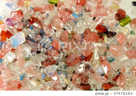 A pile of small gemstones 37478163
