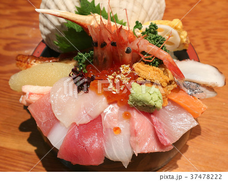 金沢 近江町市場の海鮮丼 18 1 13の写真素材