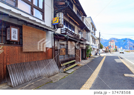 天空の山城の城下町 高梁川沿いの町並み 岡山県高梁市 の写真素材