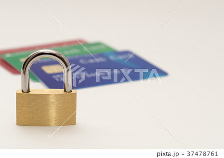 キャッシュカードとセキュリティ 37478761