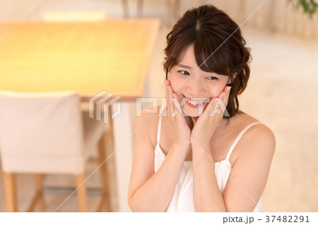 若い女性、ビューティーイメージ、部屋 37482291