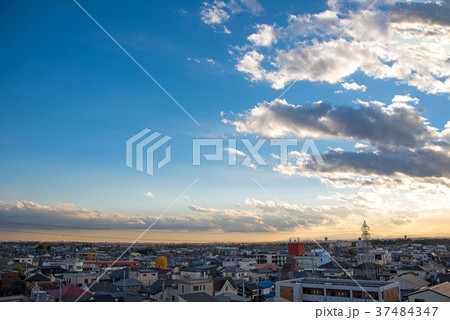 指扇駅前より東京方面 景色 夕景 黄昏時 指扇駅前より東京方面 景色 夕景 黄昏時 37484347