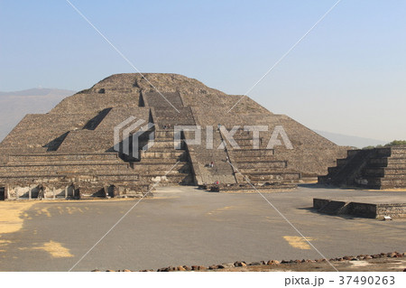 テオティワカンの月のピラミッド　世界遺産　メキシコ 37490263