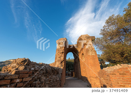 Greek Roman Theater in Taormina - Sicily Italy Greek Roman Theater in Taormina - Sicily Italy 37491409
