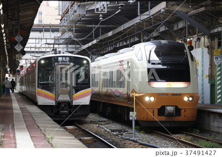新潟駅高架化工事とE653系いなほ号 37491427