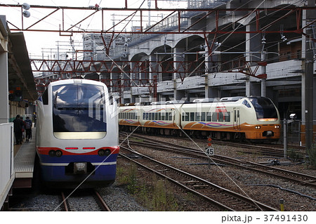 新潟駅にて、E653系電車並び 新潟駅にて、E653系電車並び 37491430