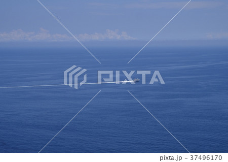 海を走る高速艇 写真素材 海を走る高速艇 写真素材 37496170
