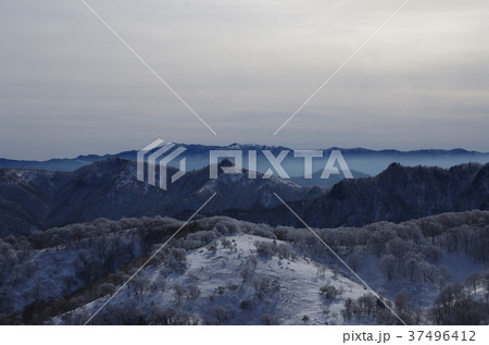明神平・桧塚奥峰冬景色 明神平・桧塚奥峰冬景色 37496412