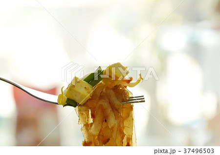 Pad Thai stir fried thin rice noodles with egg Pad Thai stir fried thin rice noodles with egg 37496503