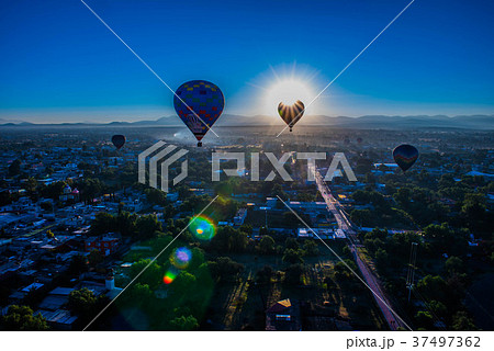 テオティワカン気球 37497362