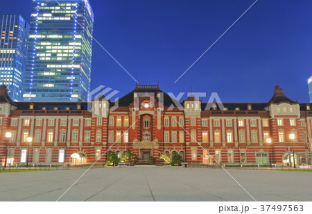 リニューアルした東京駅の夜景 37497563