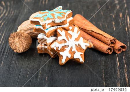 Christmas gingerbread snowflakes 37499856
