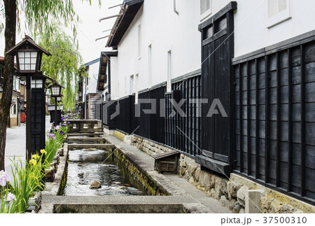 飛騨古川　飛騨の旅　君の名は聖地巡礼　瀬戸川と白壁　古い町並み 37500310