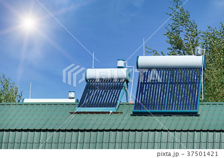 Solar water heater 37501421