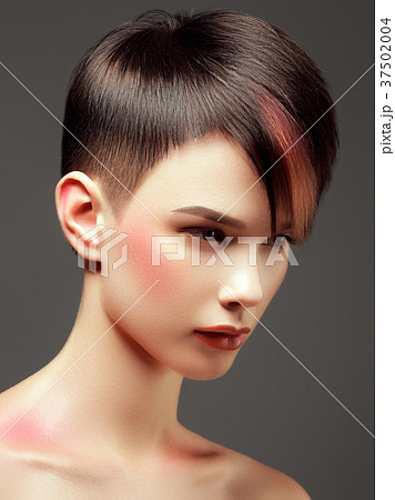 Beauty woman. Sexy girl. Fashion make up. Cosmetic 37502004